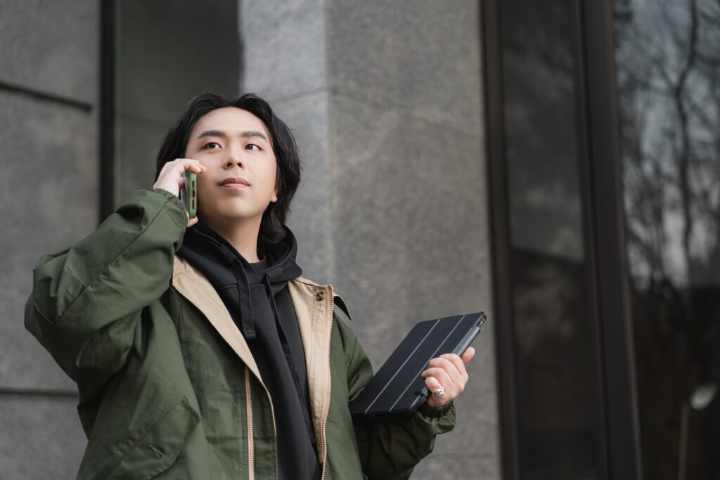 Hank 品牌故事｜漢克自由接案進化學院創辦人 Hank 的個人形象照。